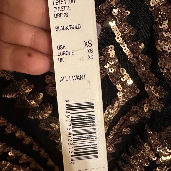 Woman’s long sleeve Gianni dress❤️👗 - Picture 3 of 11